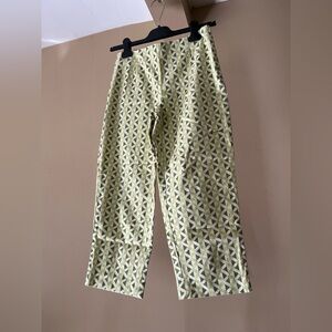 Green + white Talbots capri pants 🐚 🍀